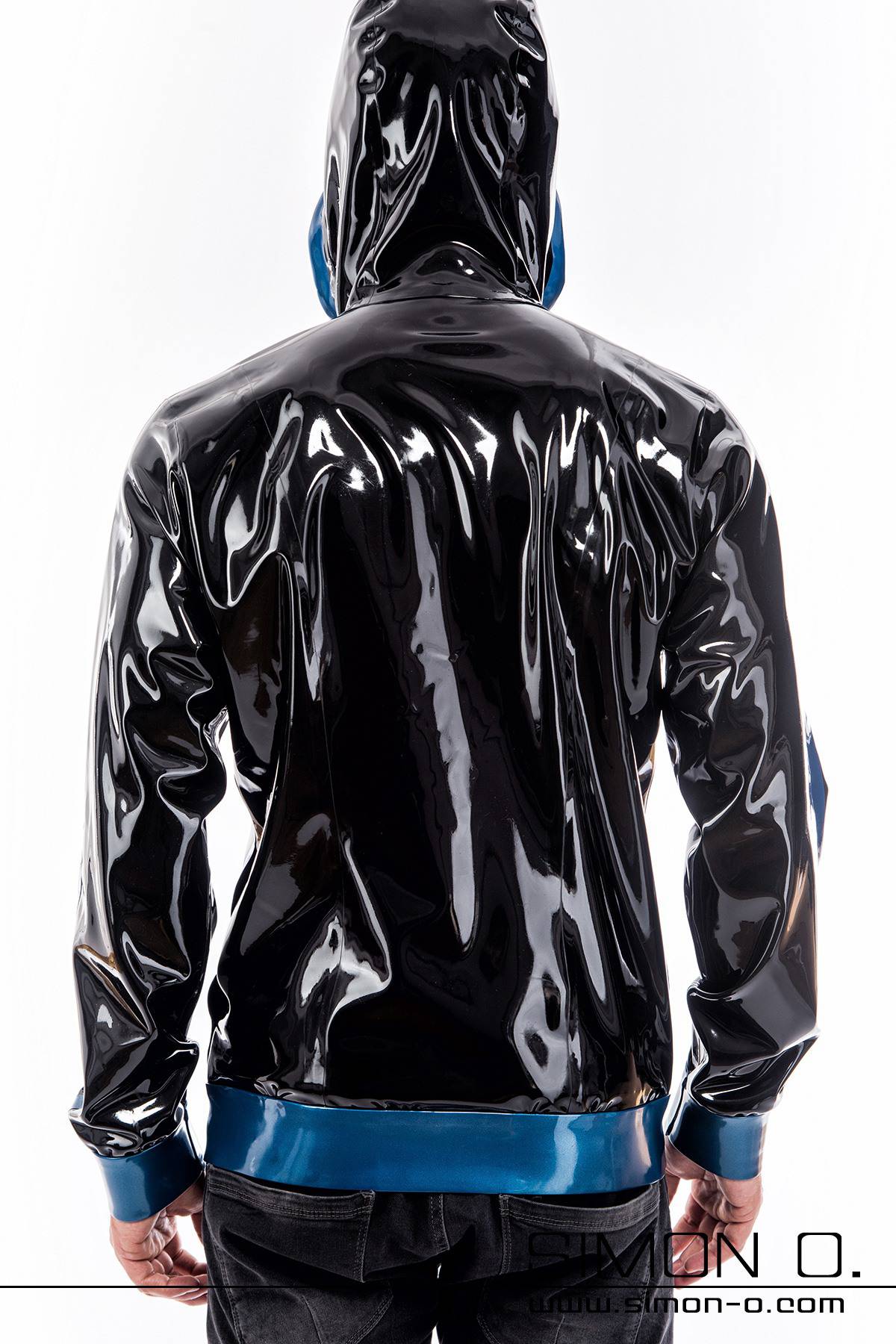 Latex jacket with pockets and hood in black with blue seen from behind