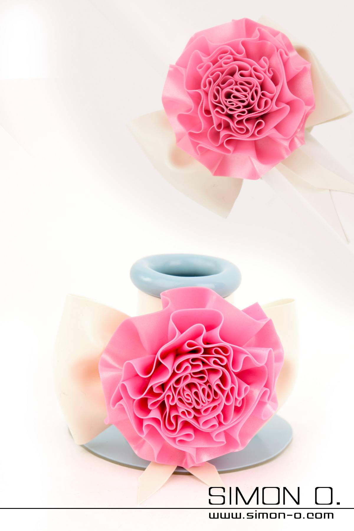 Latex flower for latex mask tube