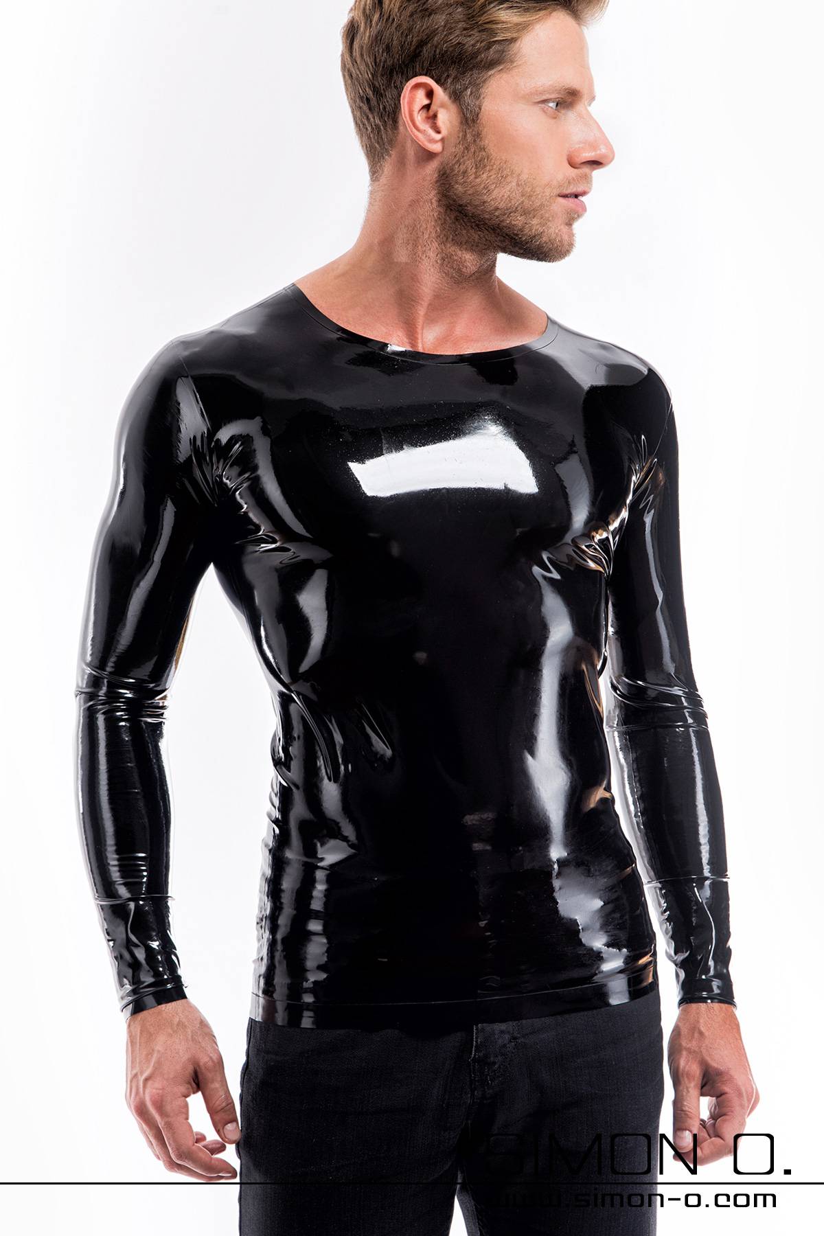 Shiny skin-tight long sleeve latex shirt in black seen from behind