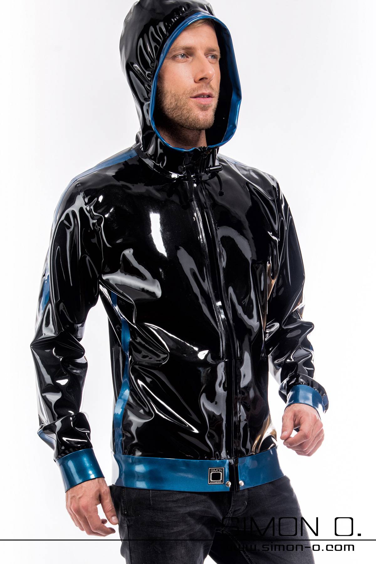 Glanz Latex Jacke für Herren mit Taschen und Kapuze in Schwarz mit Blau kombiniert