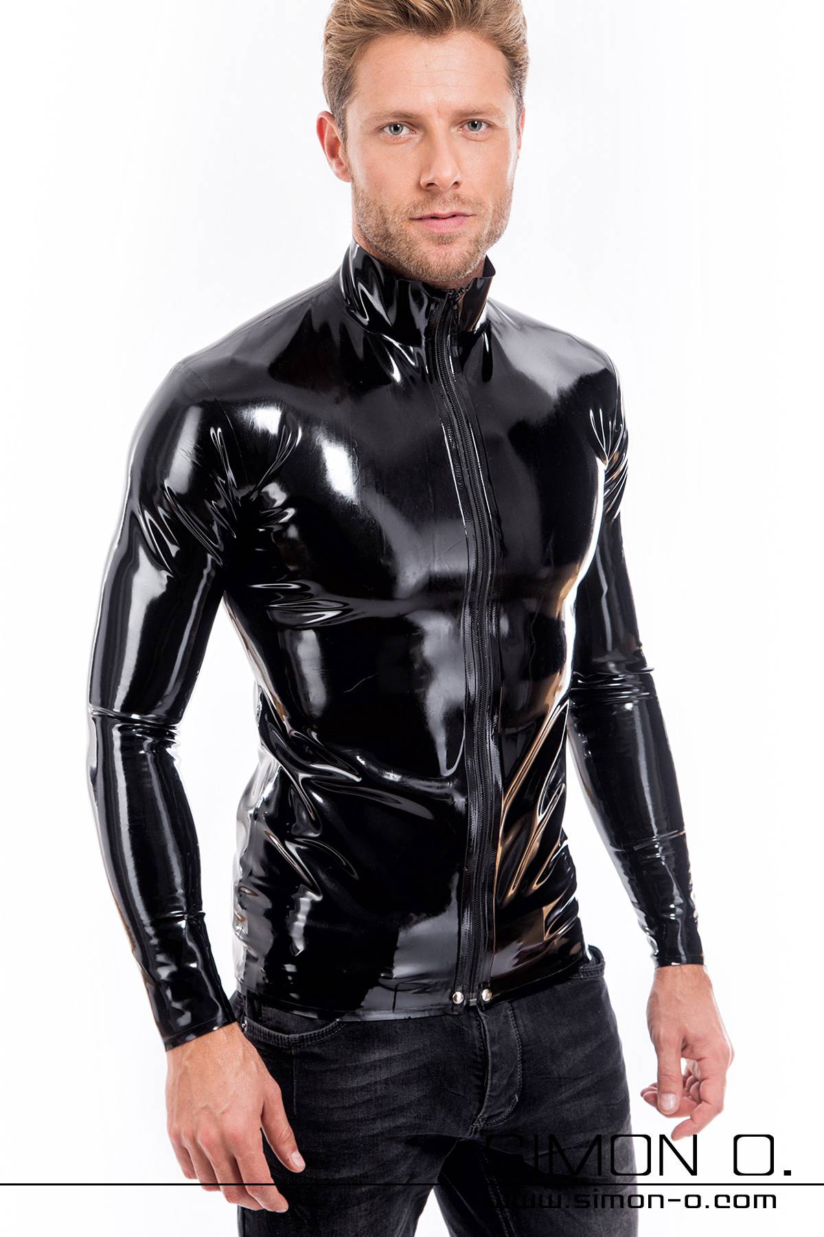 Long sleeve latex shirt in black seen from the front